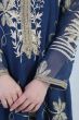 جلابية خليجية مطرزة ومزينة في الصدر والأكمام 